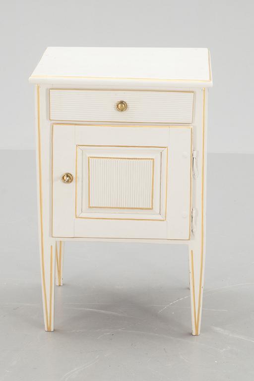 POTTSKÅP, gustaviansk stil, 1800-tal.