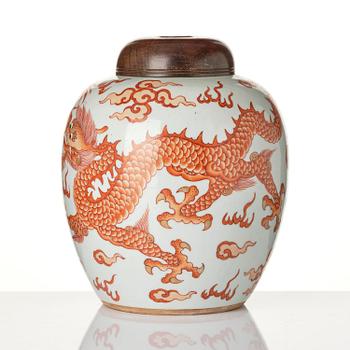 A 'dragon' jar, late Qing dynasty, 19th century.