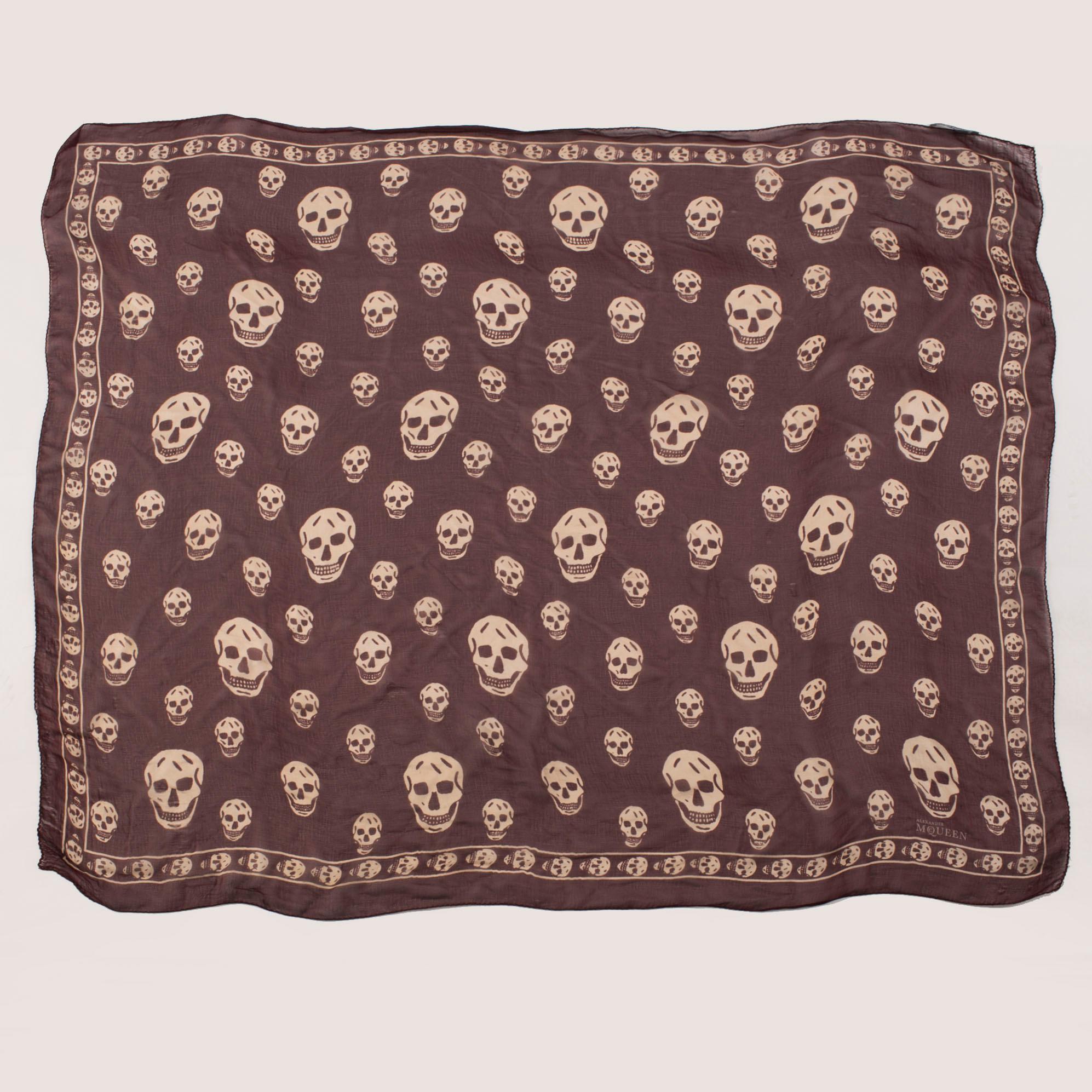 ALEXANDER MCQUEEN, Shawl.