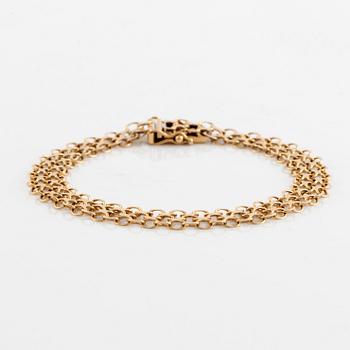 18K gold bracelet.