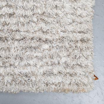 A carpet, Fogg Strip 5/2, G Lagerhem Ullberg, Kasthall, 222 x 220 cm.