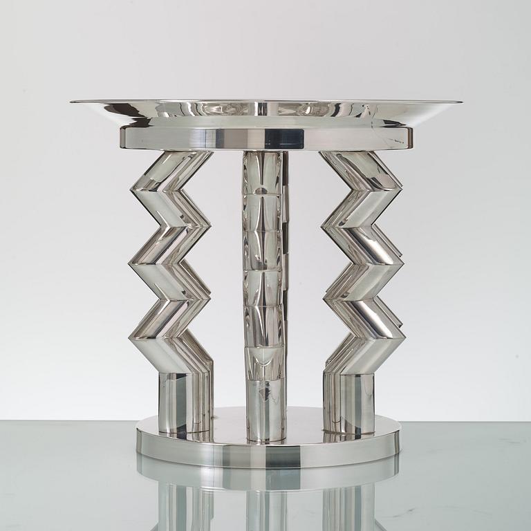 ETTORE SOTTSASS, uppsatsskål "Murmansk", Memphis, Italien ca 1982. 800/1000 silver.