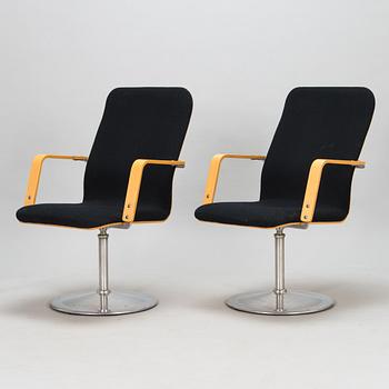 Yrjö Kukkapuro, a pair of 1970s/80s chairs for Avarte.