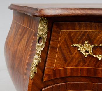 BYRÅ, rokokostil, 1900-talets första hälft.