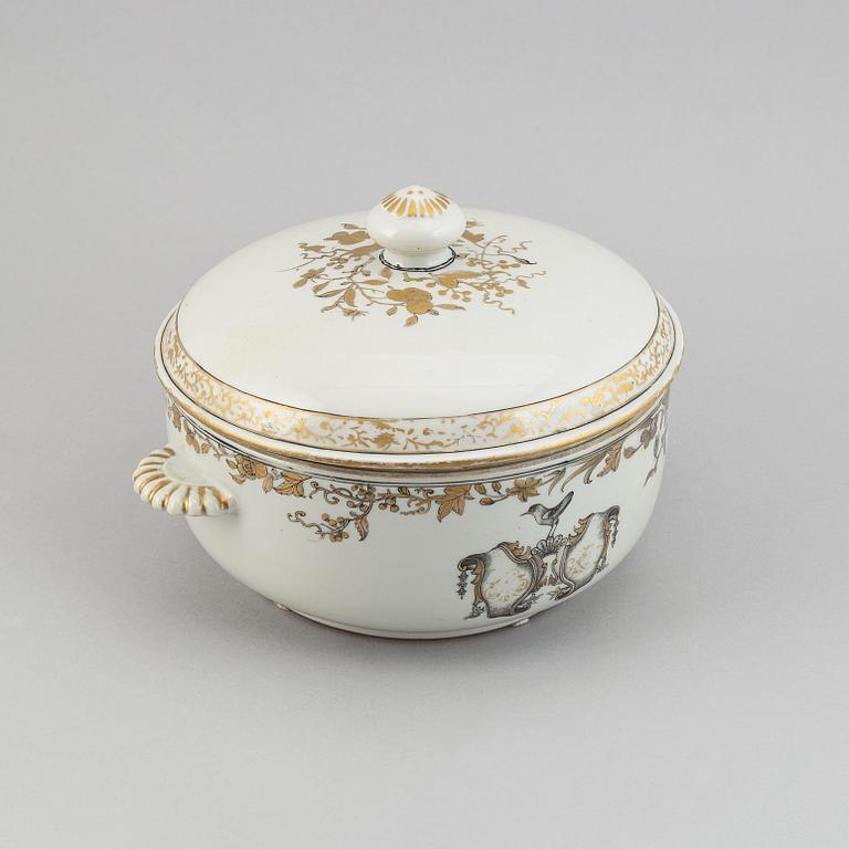 A grisaille tureen with cover, Qing dynasty, Qianlong (1736-95).