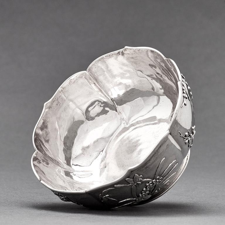 Skål, silver. Shanghai, omkring 1900. Märkt Luen Wo.