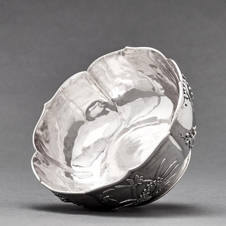 A silver bowl, Shanghai, circa 1900. Makers Mark Luen Wo.