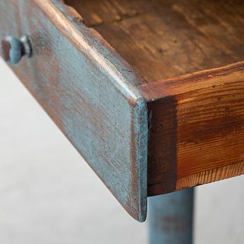 An 18th century baroque gate leg table.