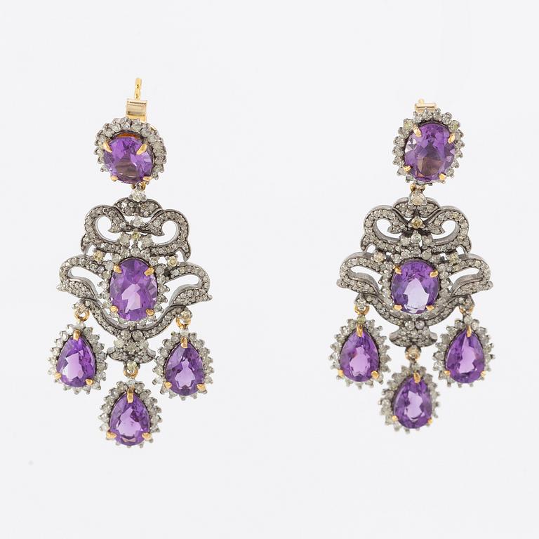 Earrings, girandole model with amethysts and multi-coloured diamonds.