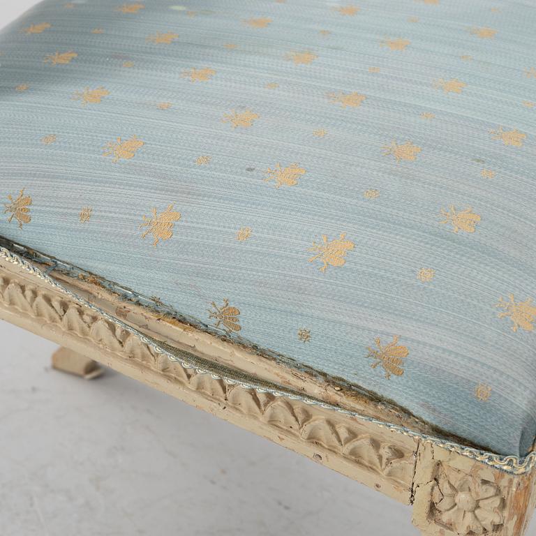 Stolar, ett par, sengustavianska, omkring år 1800.