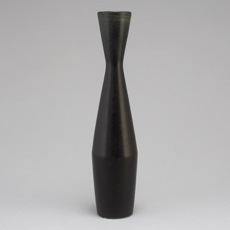 CARL-HARRY STÅLHANE, a unique stoneware vase, Rörstrand 1960.