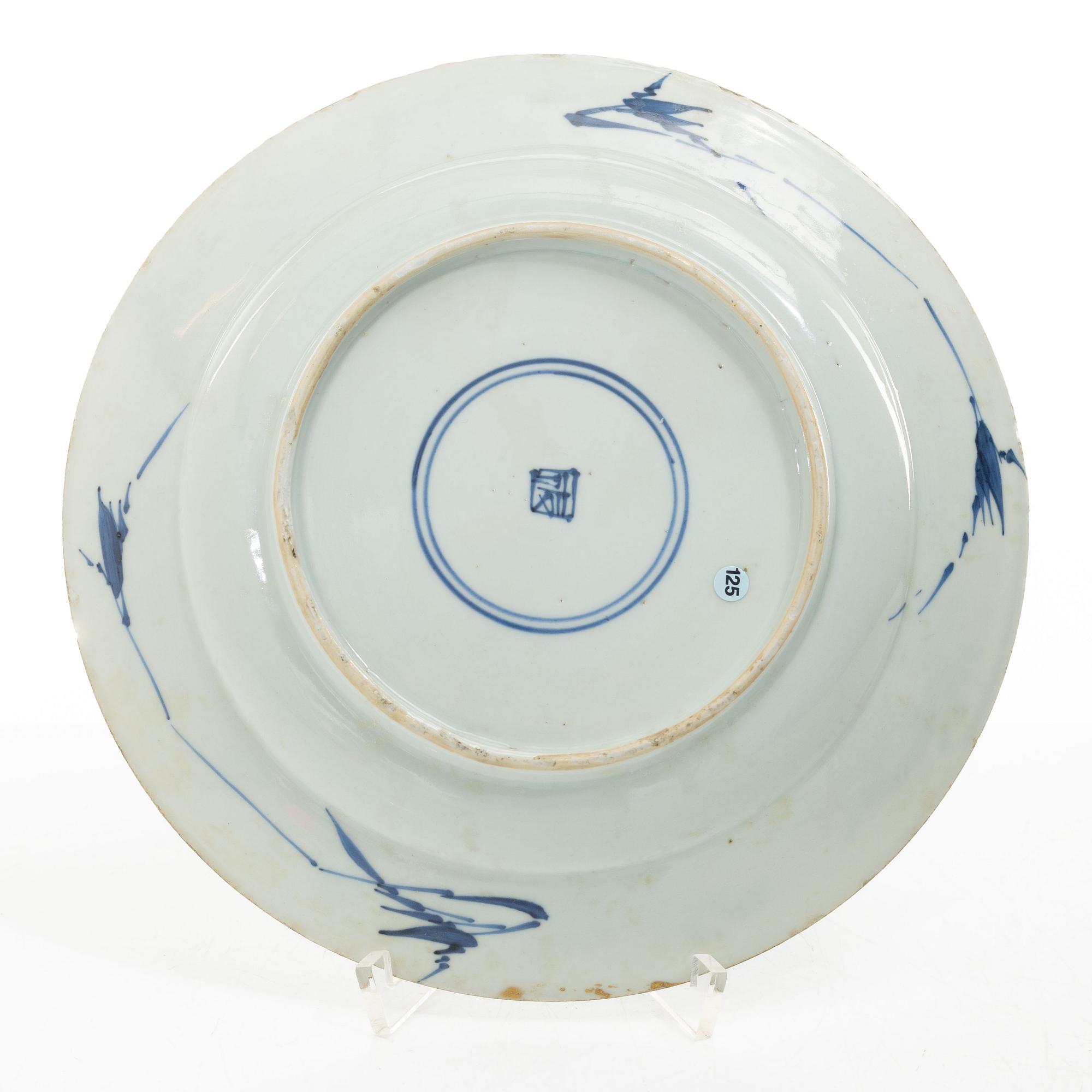 Tallrikar, fyra stycken, porslin, Kina, Qingdynastin, 1700-tal.