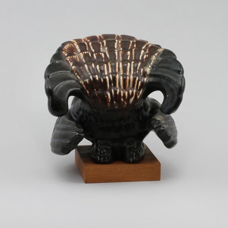 FIGURIN, stengods, Gunnar Nylund, Rörstrand, 1900-talets andra hälft.