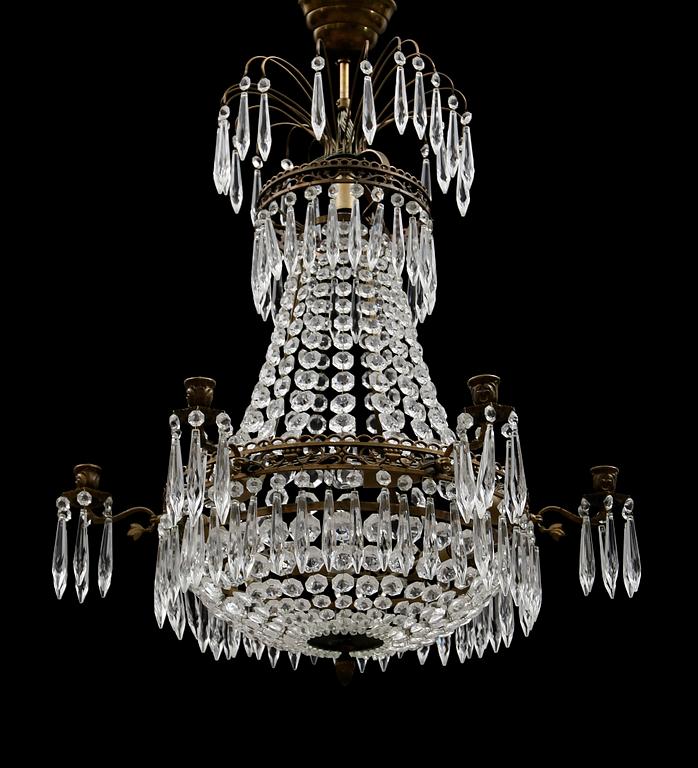 LJUSKRONA, gustaviansk stil, 1900-talets andra hälft. Höjd 65 cm.