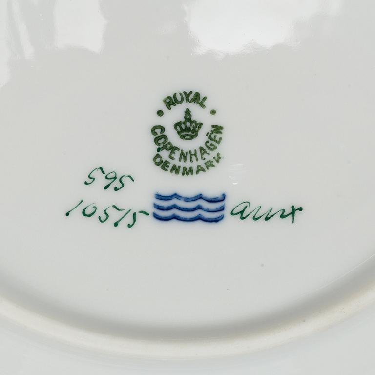 81 pieces, Royal Copenhagen , Denmark.