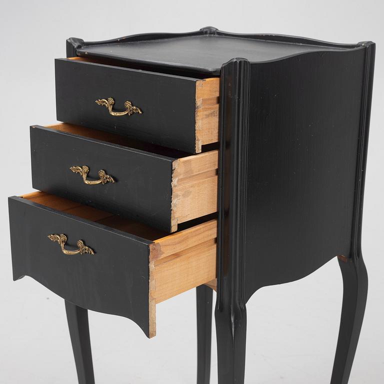 A pair of rococo-stylde bedside tables, mid/second half of the 20th century.