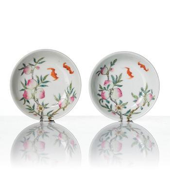 A set of six (5+1) small Chinese 'peaches' dishes, late Qing dynasty/Republic.