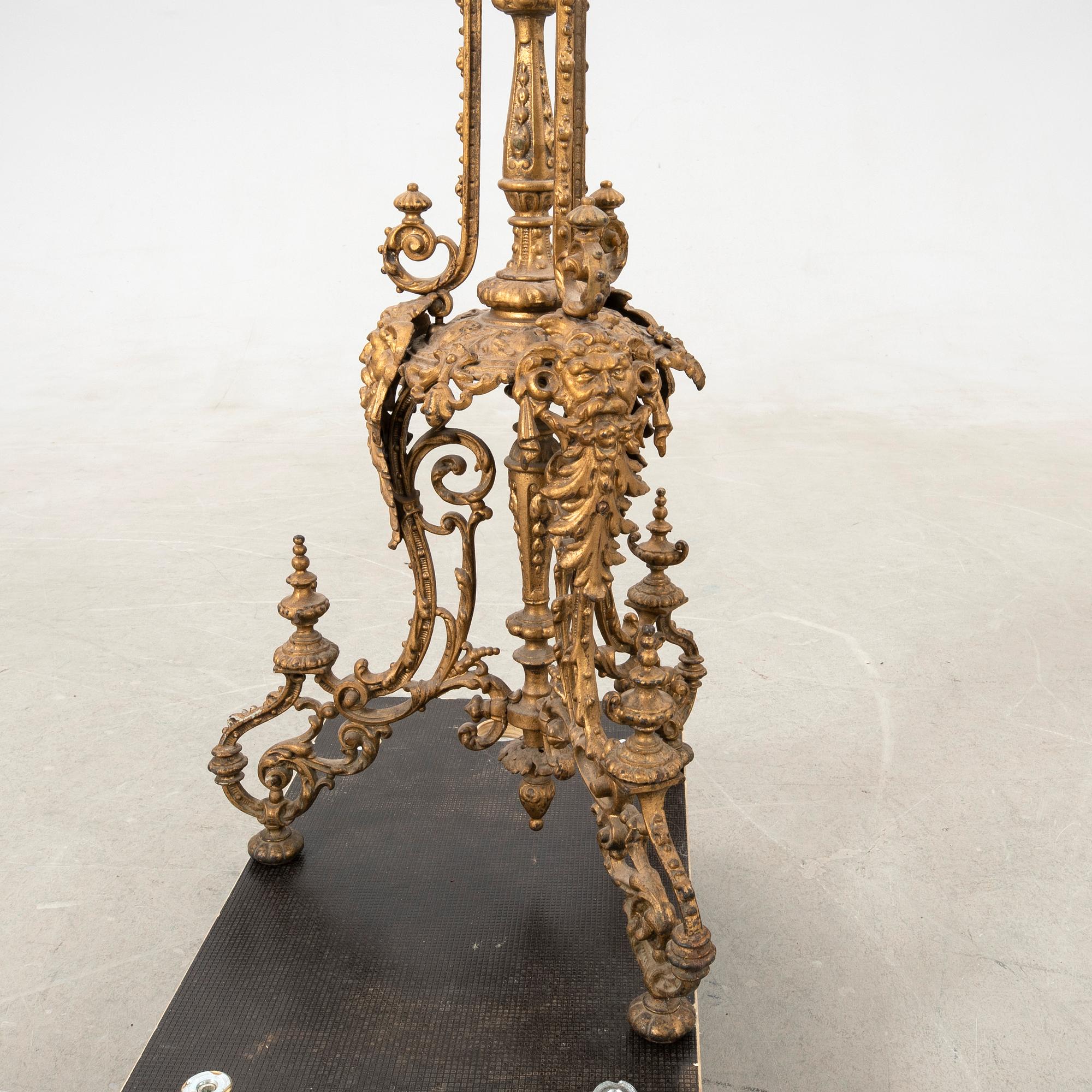 Pedestal/Flower stand Neo-Renaissance circa 1900 cast iron.