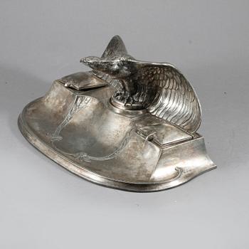 SKRIVBORDSUPPSATS, 3 delar, vitmetall, WMF, jugend, tidigt 1900-tal.