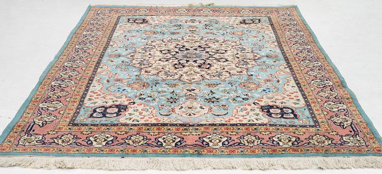 Matta, persisk, ca 330 x 225 cm.