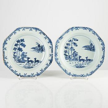 A pair of Chinese export blue and white porcelain plates, Qing dynasty, Qianlong (1736-95).