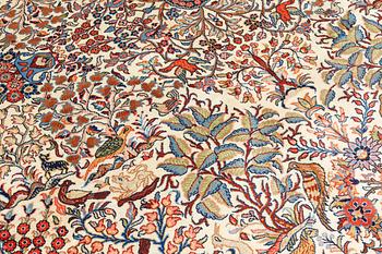 A carpet, Sarouk, approx. 388 x 303 cm.