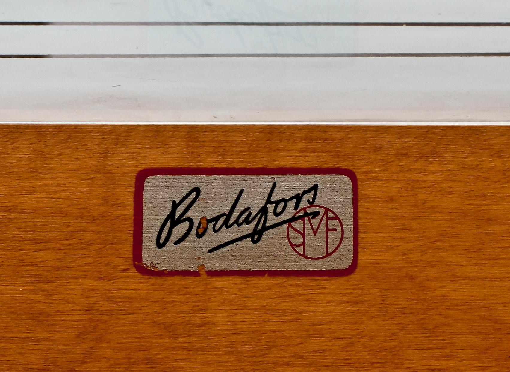 BORD, Svenska Möbelfabrikerna, Bodafors. Etikettmärkt.