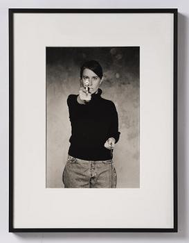 Cecilia Edefalk, "Självporträtt med Pistol", 1993.