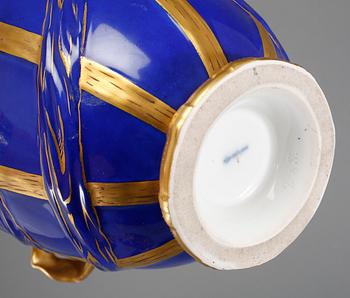 LOCKURNA, porslin, Berlin, 1900-tal.