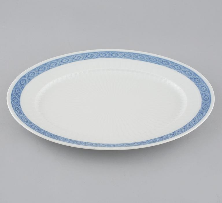 73 porcelian serving pieces, "Blå Vifte", Royal Copenhagen, from the second half of the 20th century.