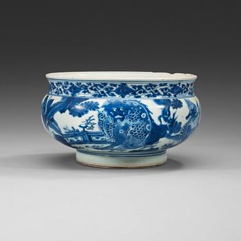 126. A blue and white Transitional censer, 17th Century.
