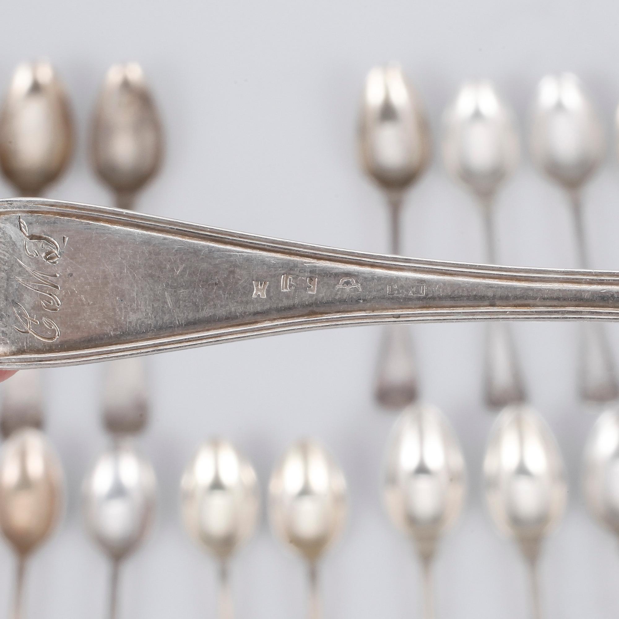 PARTI SKEDAR, 47st, silver, "Fransk Lilja" samt "Vasa", bland annat GAB, Stockholm, 1928. Vikt ca 563g.