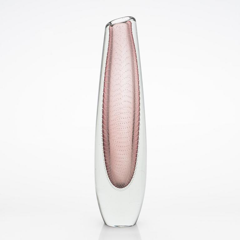 Gunnel Nyman, maljakko, signeerattu G. Nyman, Nuutäjärvi Notsjö -54.