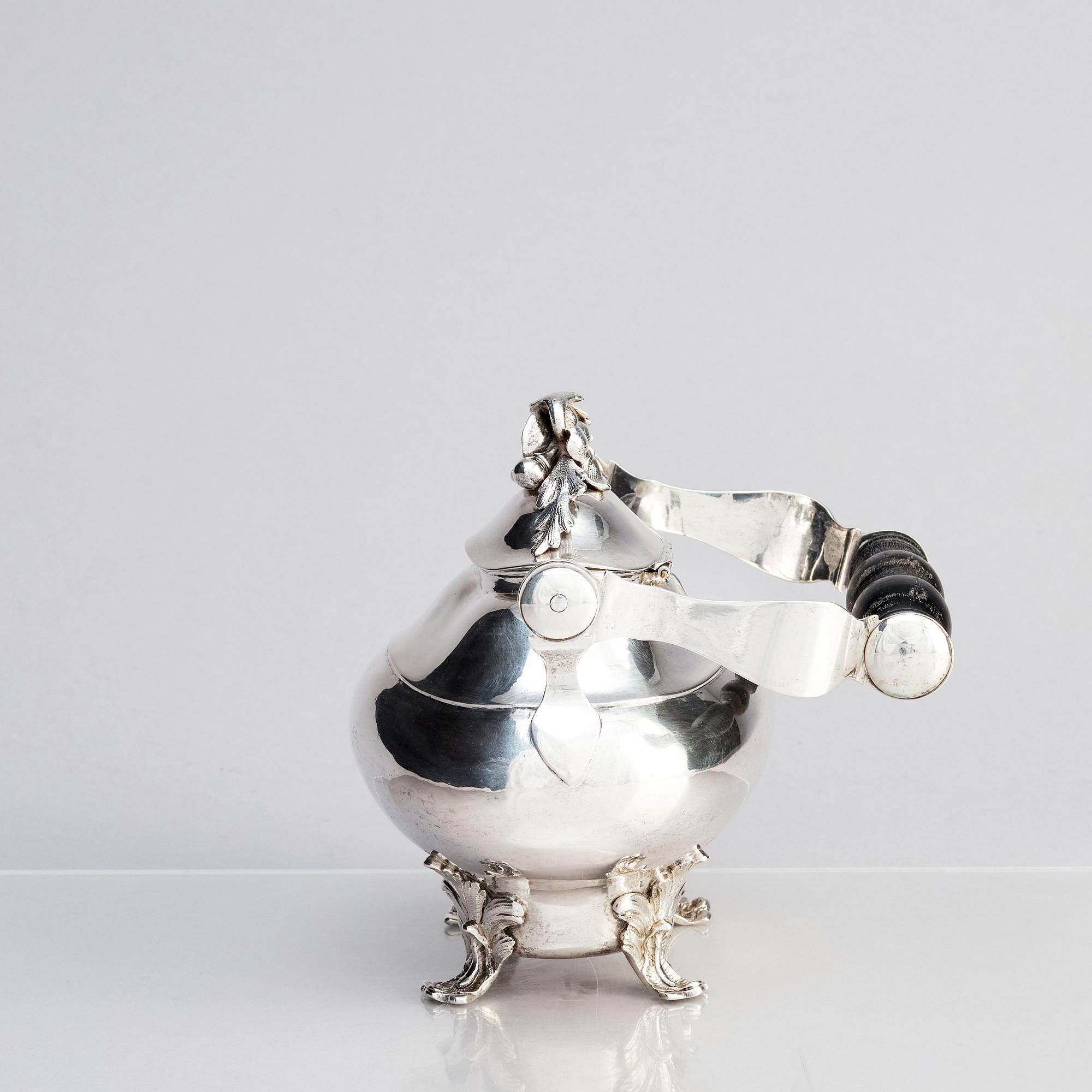 Pehr Zethelius, tekanna, silver, Stockholm 1769. Rokoko.