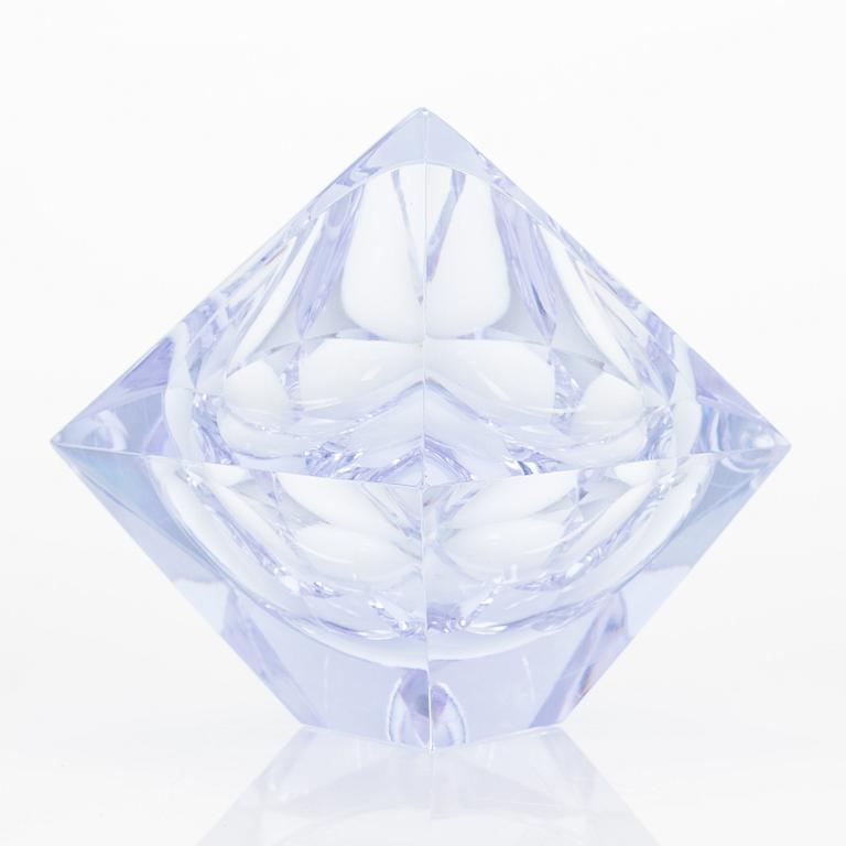 Nanny Still, an art glass, 'Prisma/Iceberg' signed Nanny Still Riihimäen Lasi OY.