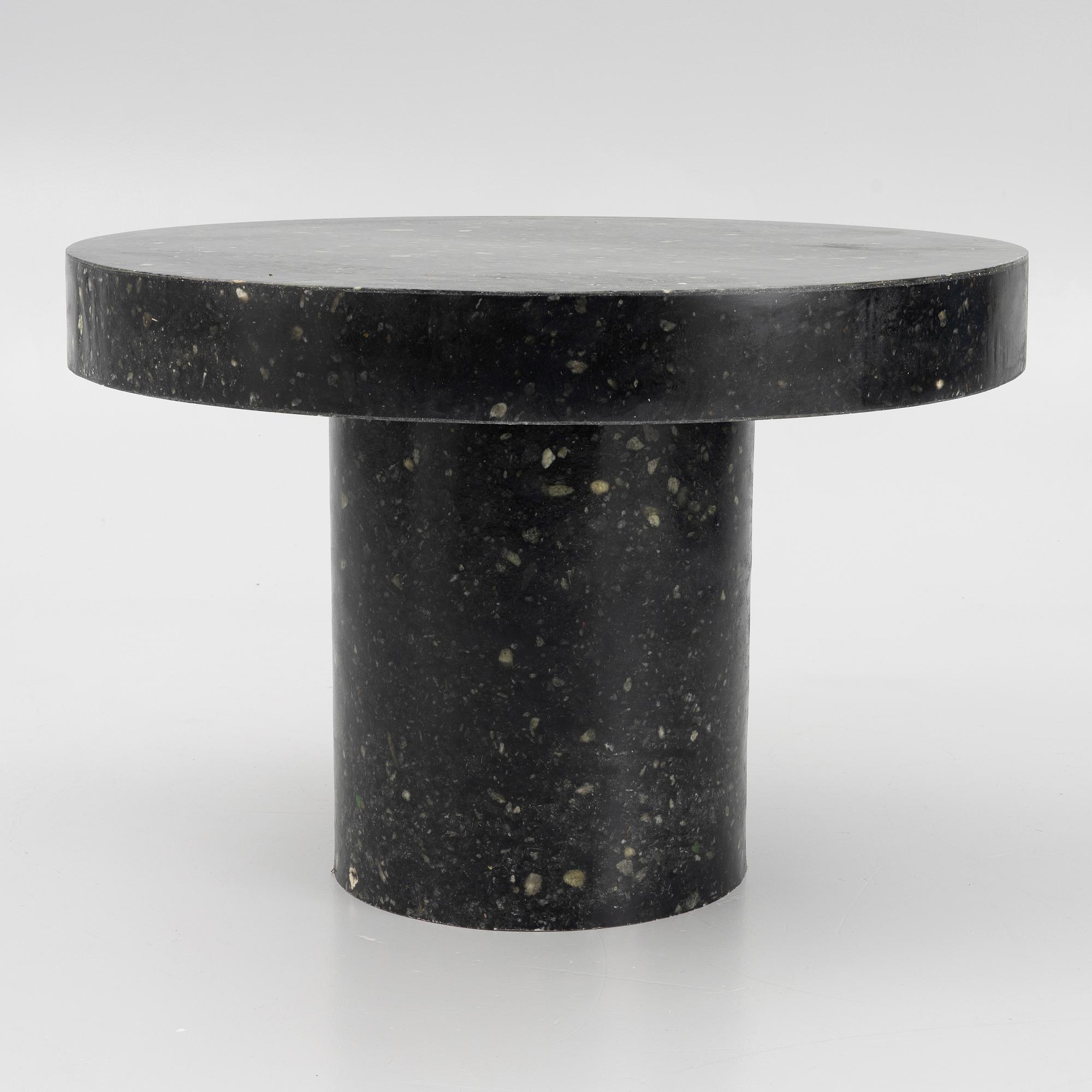 Gustaf Westman, matbord, "Linn Innovation Table", Swedish Stockings, 2025.