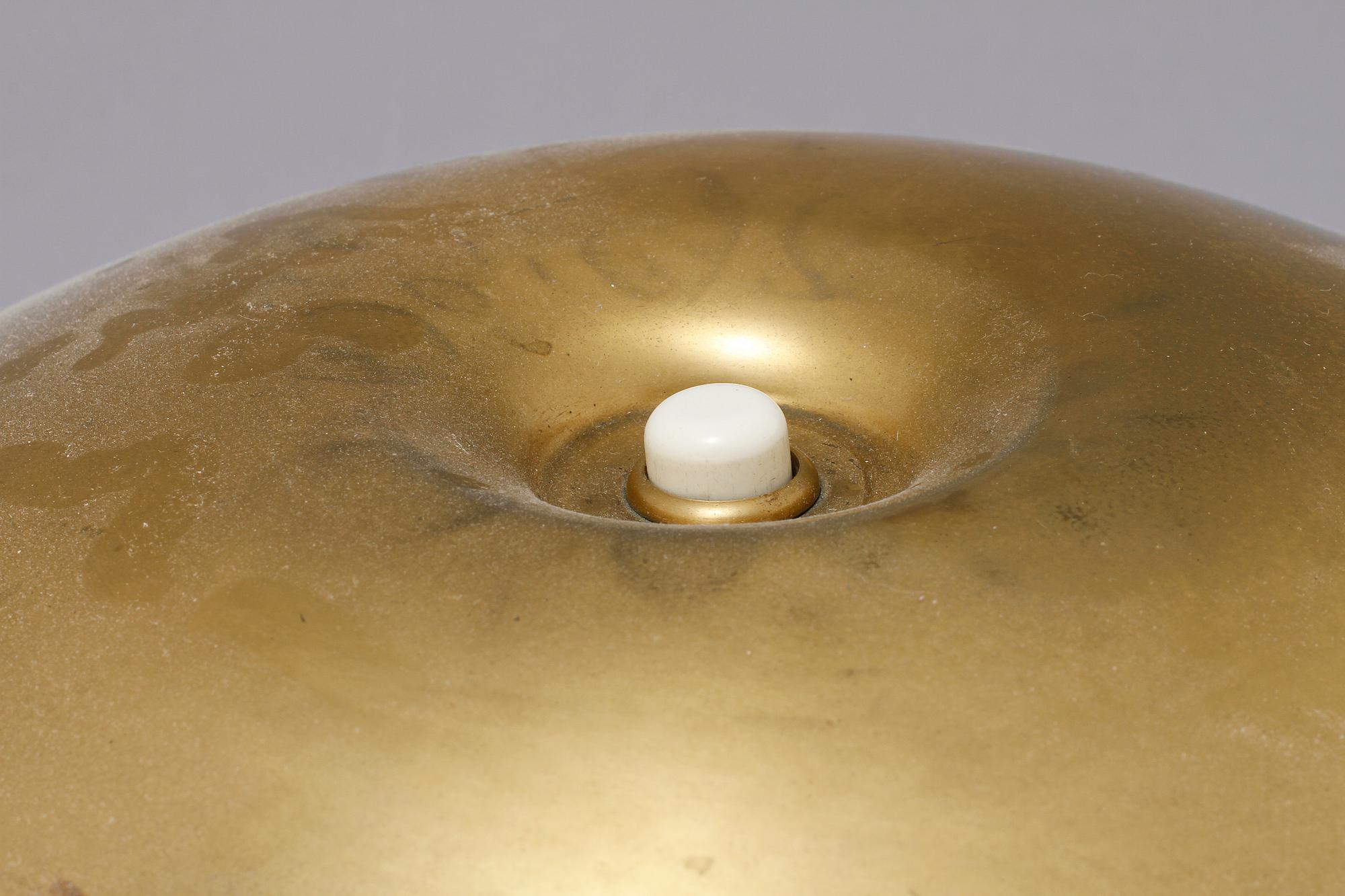 BORDSLAMPA, Sverige, omkring 1900-talets mitt.
