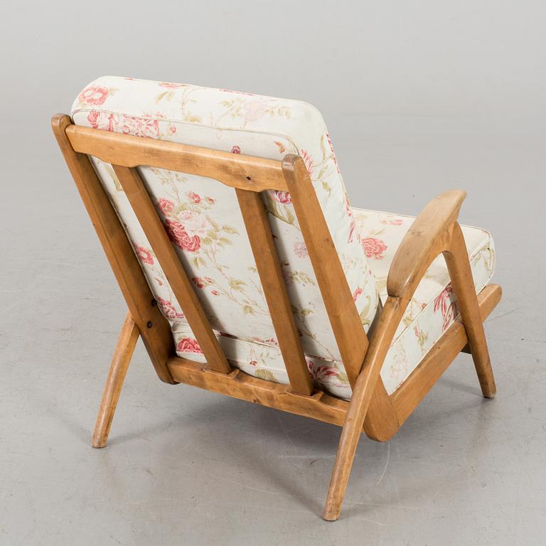 A ARMCHAIR FROM SECOND HALF OF 20TH CENTURY.