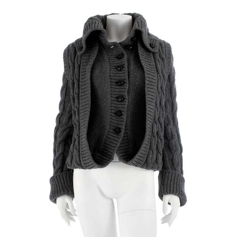 ALEXANDER MCQUEEN, a grey wool cardigan. Size s.