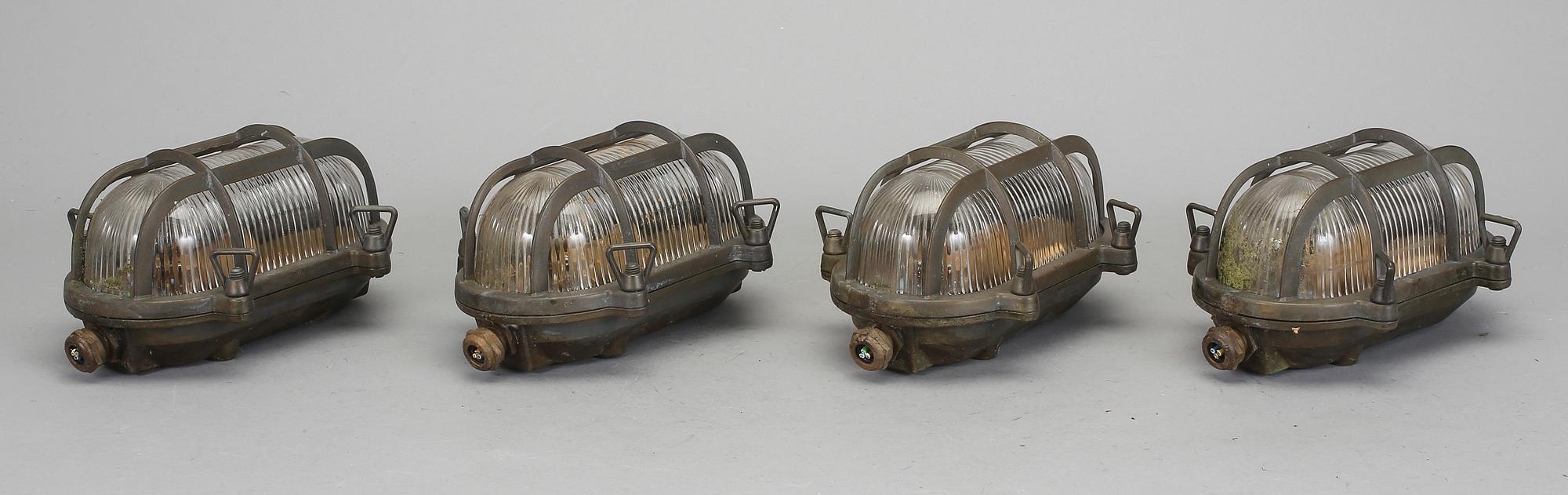 SKEPPSLAMPOR, 4 st, patinerad mässing, 1900-tal.