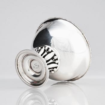Georg Jensen, skål på fot, Köpenhamn 1925-1932, sterling silver, design nr 180B, svenska importstämplar K Anderson 1931.