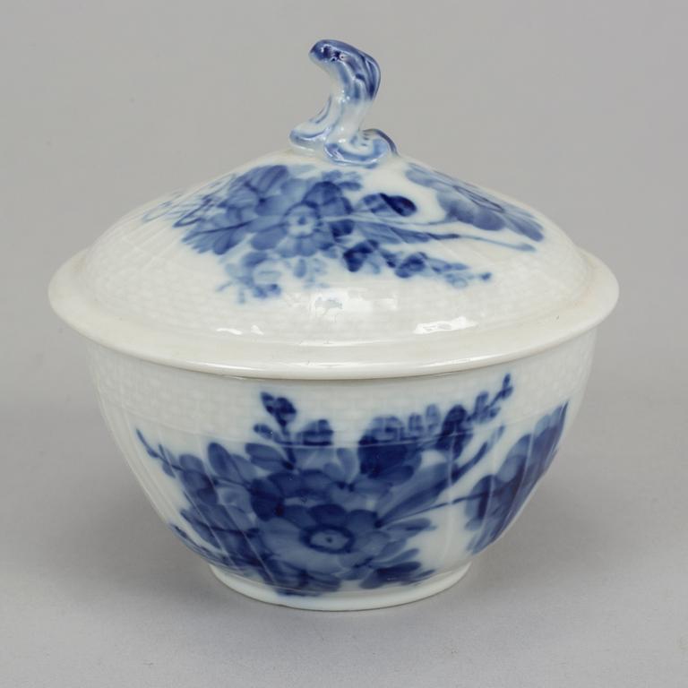 Royal Copenhagen, a part 'Blå Blomst' coffee service, Denmark (26 pieces).