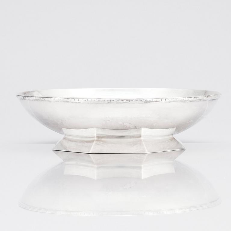 Wiwen Nilsson, a 900/1000 silver bowl, Lund, Sweden 1931.