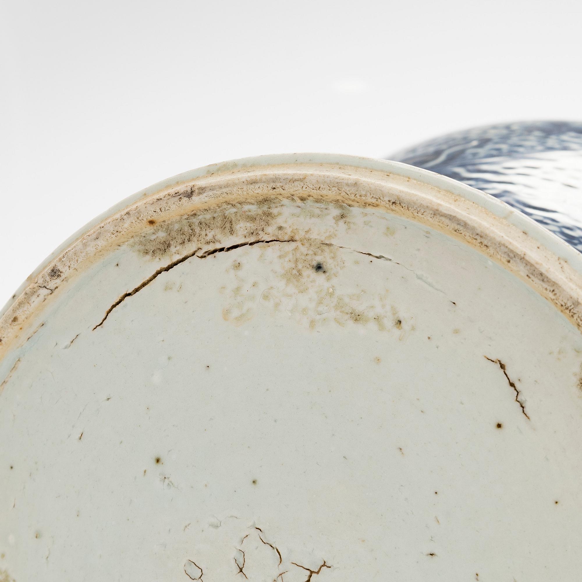 A pair of Kangxi style vases, China, 19th century.