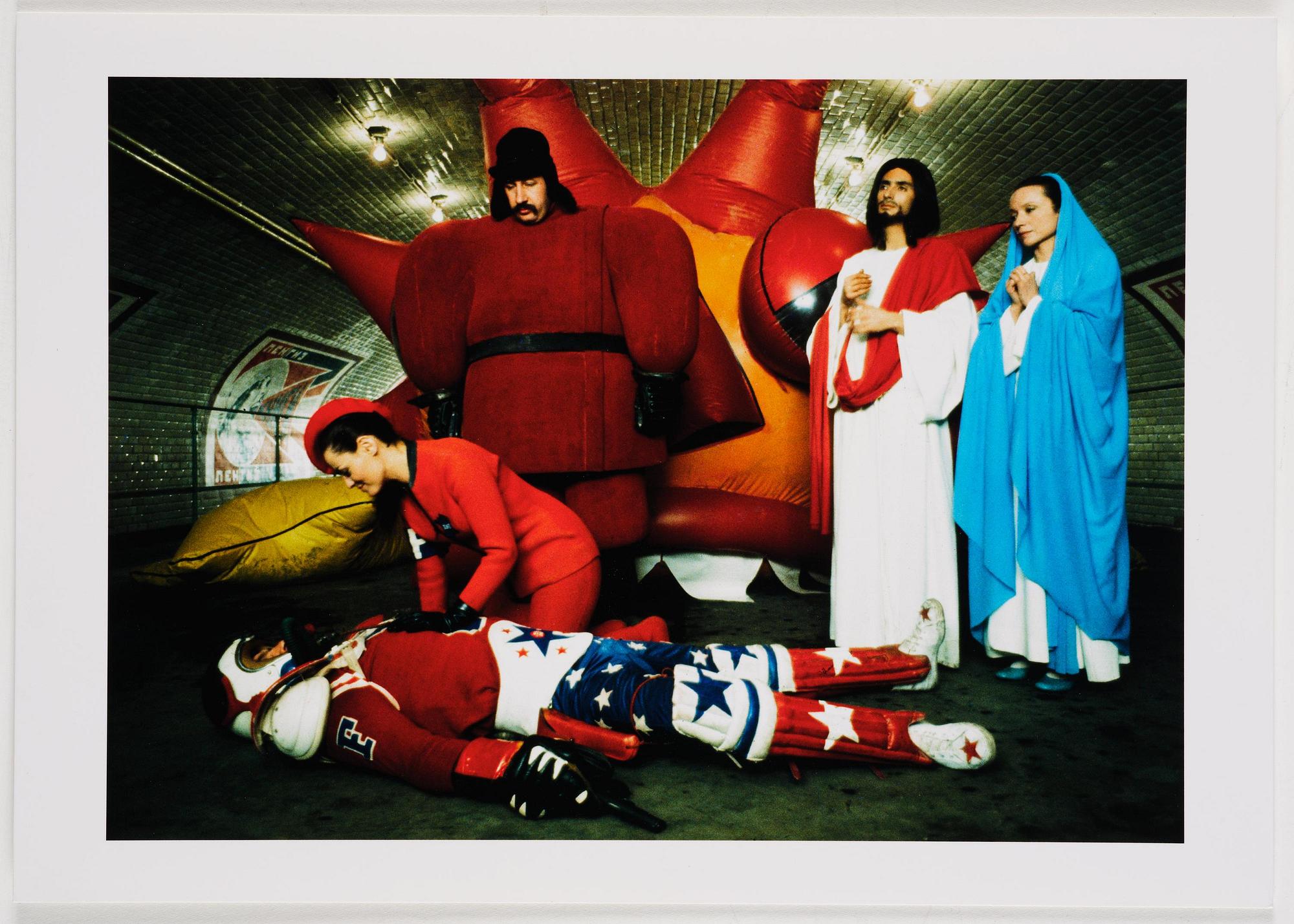 William Klein, ”Mister Freedom koffert - full set edition”, 2020.