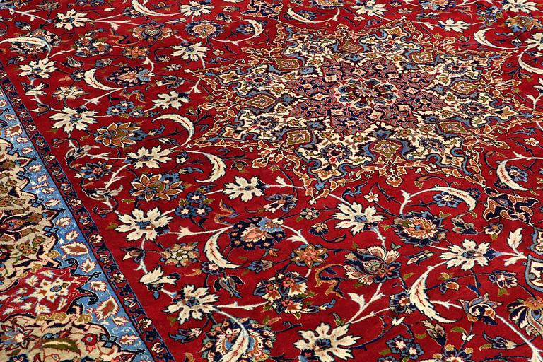 A CARPET, Esfahan, ca 460 x 320 cm.