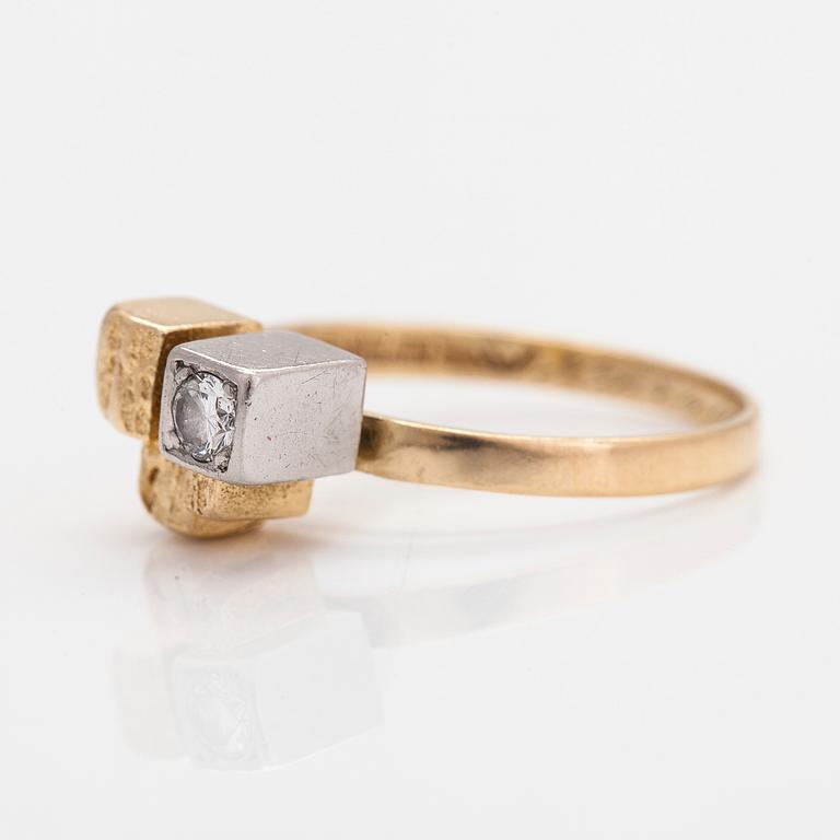 Björn Weckström, An 18K gold ring "Gold tower" with a ca. 0.09 ct diamond. Lapponia 1971.