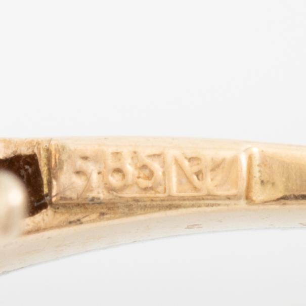 Brosch 14K guld med gammalslipade diamanter, i form av blomkvist.