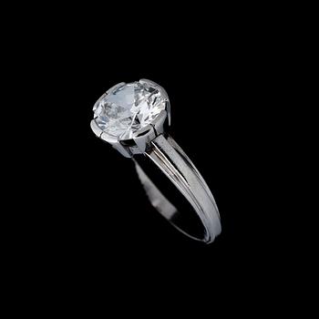 RING, briljantslipad diamant, platina. A. Tillander, Helsingfors.