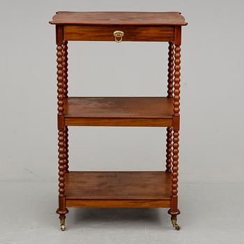 ETAGERE, omkring år 1900.